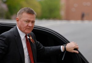 El ministro de Transportes de Rusia se suicida tras ser destituido por Putin