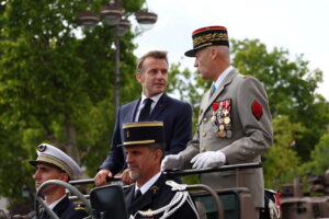 Emmanuel Macron muestra el músculo militar de Francia en el desfile del 14 de julio