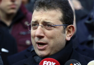 Condenado a 20 meses de prisión el alcalde de Estambul, Ekrem Imamoglu, por criticar a un fiscal