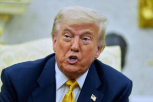 Los problemas de salud de Trump y las explicaciones de la Casa Blanca disparan los rumores