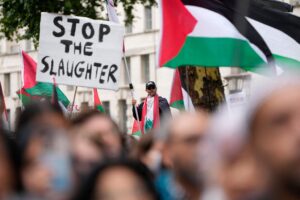 Detenidos decenas de partidarios del grupo prohibido Acción Palestina, 55 frente a Westminster