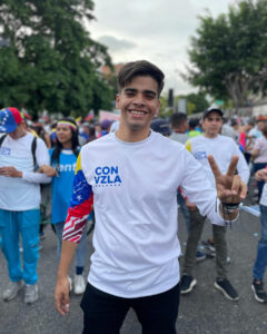 Maduro también encarcela a Simón Bolívar