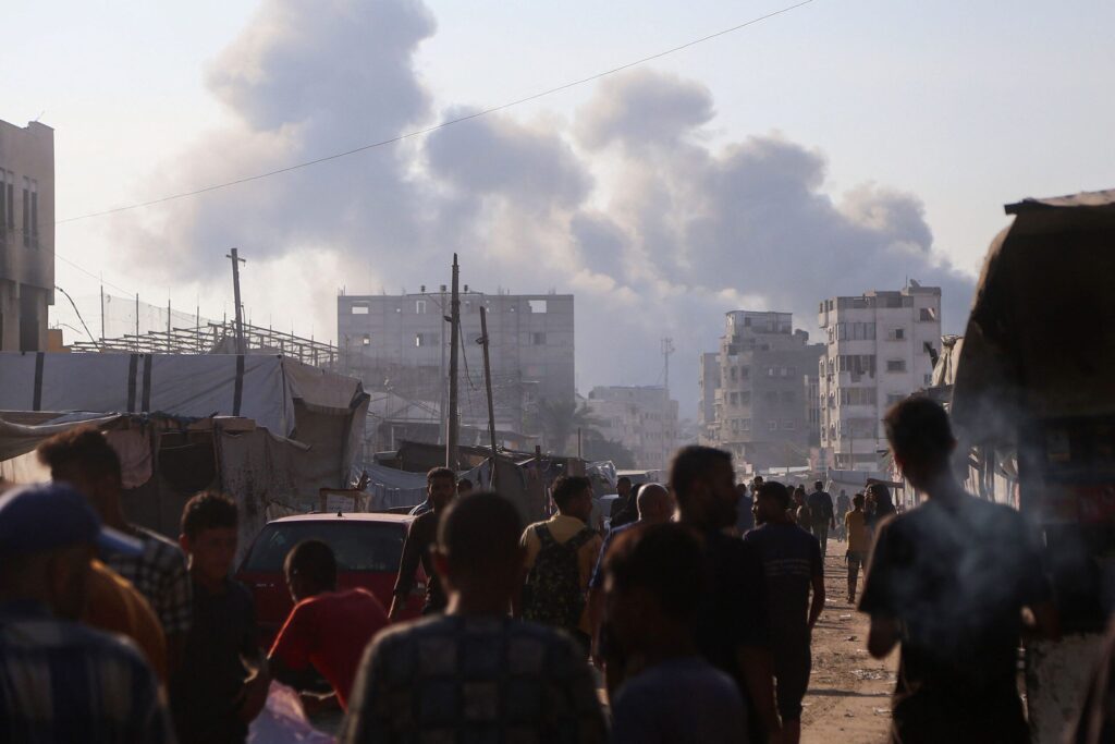 Israel ataca una sede de la OMS en Gaza: "Sus empleados y familiares fueron esposados, desnudados y registrados a punta de pistola"