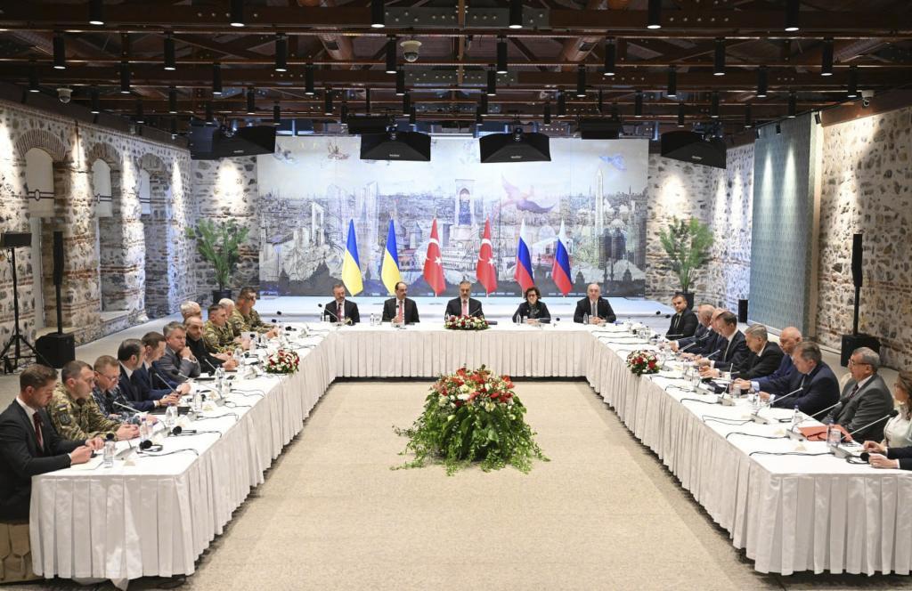 Rusia y Ucrania retoman hoy las conversaciones en Estambul en el primer encuentro tras el ultimátum de Trump