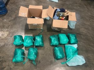 DNCD OCUPA OTROS 10 PAQUETES DE MARIHUANA CAMUFLADOS EN PRENDAS DE VESTIR