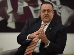 Decreto: Abinader sombra a seis viceministros en Hacienda