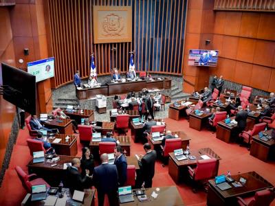 Senado avanza aprobación de ley de compras y contrataciones públicas