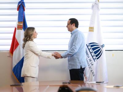 Gloria Reyes asume dirección de “Desarrollo Social Supérate"