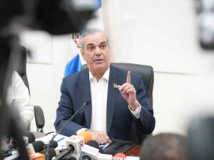 Abinader convoca por decreto a legislatura extraordinaria