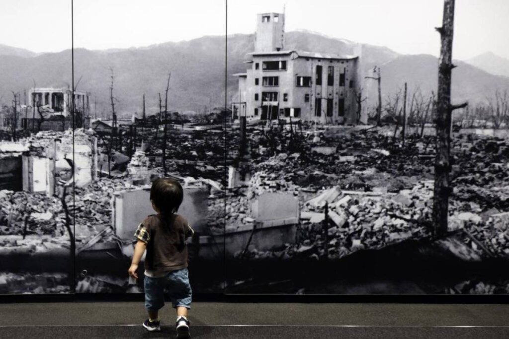 Hiroshima conmemora los 80 años de la bomba atómica, pero el legado pacifista de los supervivientes se desvanece frente al aumento de la amenaza nuclear