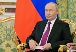 Trump y Putin acuerdan una cumbre marginando a Ucrania y la Unión Europea