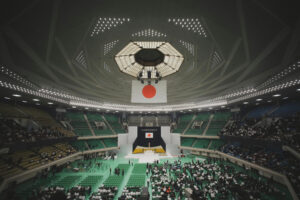 El templo del judo vuelve a escuchar los "remordimientos" de Japón 80 años después de su rendición en la II Guerra Mundial