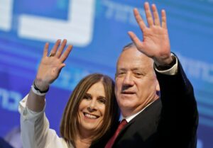 Un líder de la oposición en Israel propone un Gobierno de unidad para asegurar la vuelta de los secuestrados
