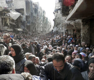 En las ruinas de Yarmuk, el campo de refugiados palestinos arrasado por la guerra en Siria: "Bashar Asad y Benjamin Netanyahu son lo mismo"