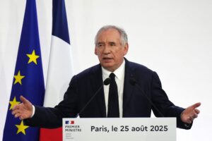 Francia se enfrenta a un otoño muy caliente con el anuncio de Bayrou de una moción de confianza el 8 de septiembre