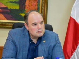 El PLD sigue desangrándose a cinco años de salir del poder