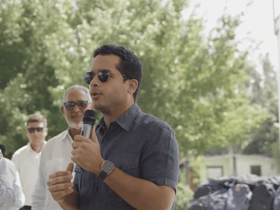 Omar Fernández entrega útiles escolares en Dajabón