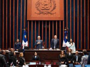 Senado reintroduce proyecto de reforma laboral