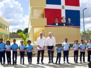 Abinader inaugura escuelas en La Altagracia con capacidad para 1,600