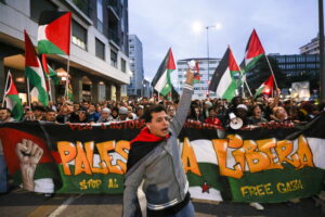 Manifestaciones multitudinarias en Italia en defensa de Gaza y contra el Gobierno de Meloni