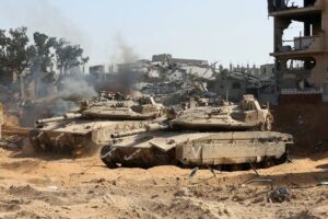 Israel detiene la operación en Ciudad de Gaza y espera la vuelta de los rehenes "en los próximos días"