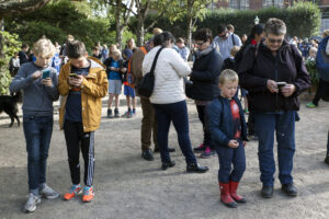 Dinamarca declara la guerra al "monstruo" de las pantallas
