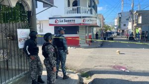 Dos muertos y varios heridos deja balacera en un teteo en un barrio